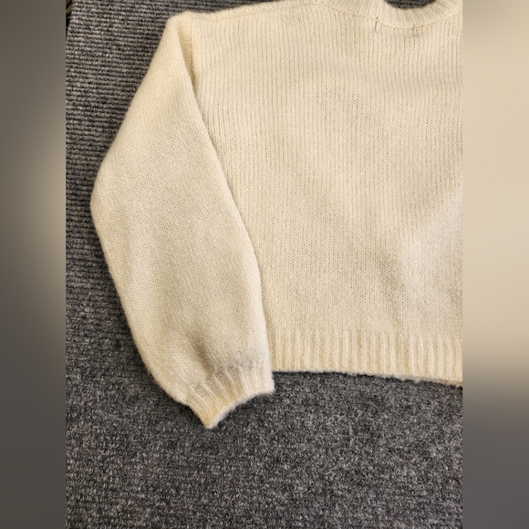 Cider Heart Sweater Fuzzy Ivory Cream Knit Size Small Cropped Boho Preppy - Picture 9 of 11